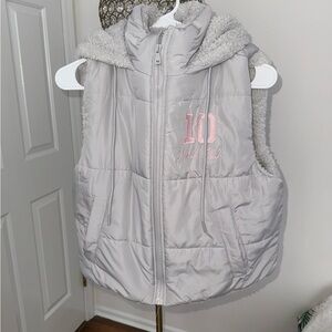 90. New with tags! 💗 Madden Sherpa vest gray 
With pink “sports club”
Jr Size L